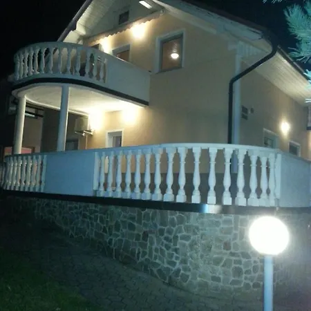 Apartmaji In Sobe Kocjancic Habitación en casa particular Podčetrtek