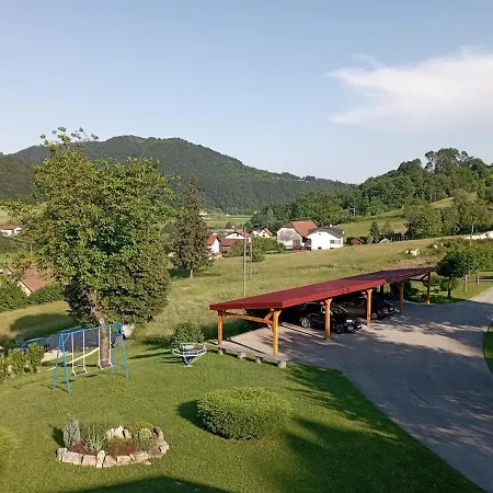 Apartmaji In Sobe Kocjancic Ostanak kod kuće