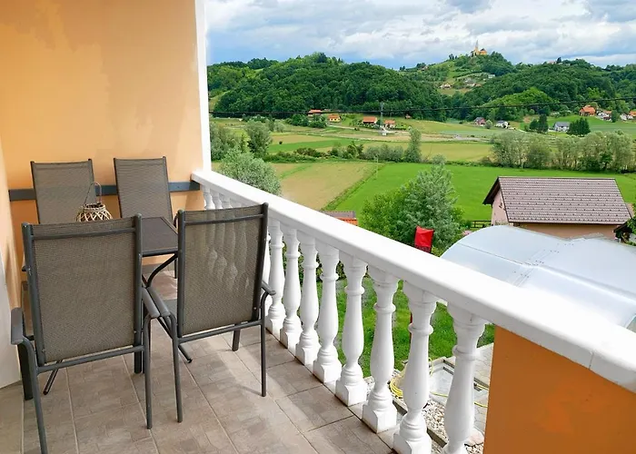 Apartmaji In Sobe Kocjancic ポドチェトルテク