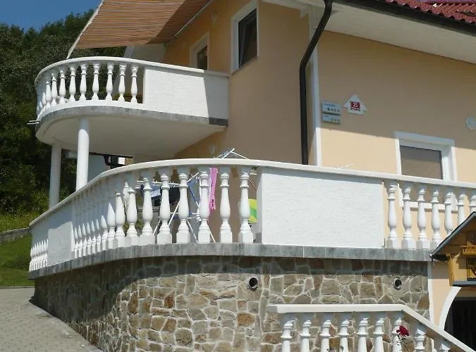 בית אירוח Apartmaji In Sobe Kocjancic *