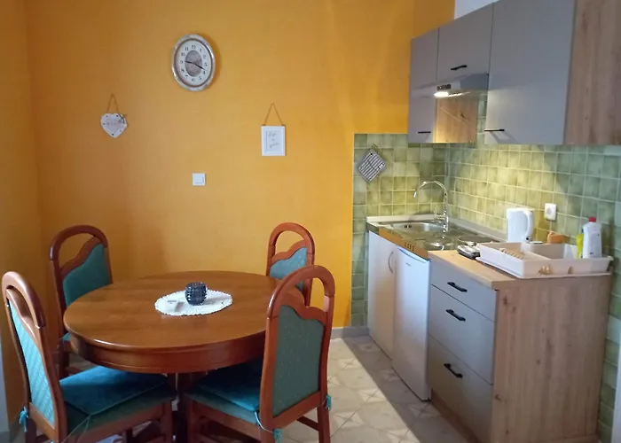 Apartmaji In Sobe Kocjancic * 포드체트르테크